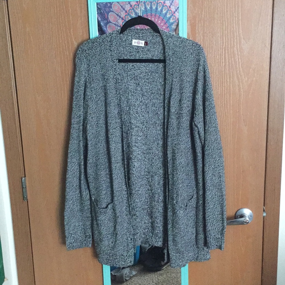 Black and white knit pocket cardigan